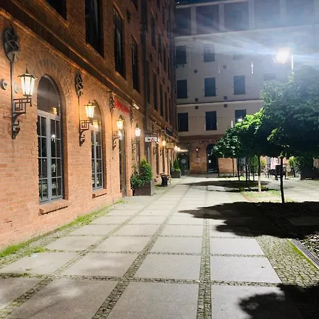 Stara Przedzalnia * 日拉尔杜夫